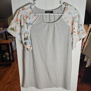 Doe & Rae Light Gray Top with Floral Raglan Sleeves